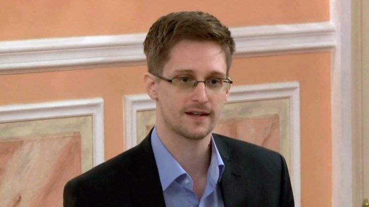 Сноуден рассказал, что попал в России в «ловушку»
