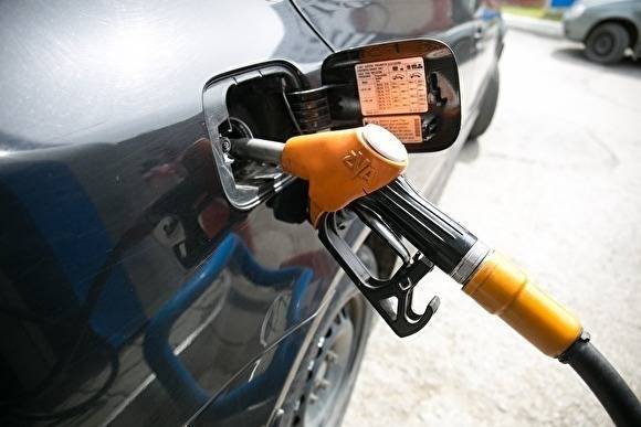 Правительство отложило введение оборотных штрафов за недолив топлива на АЗС
