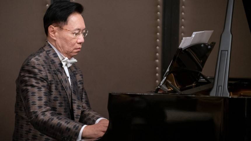 Хрустальные переливы: впервые за 23 года в России выступил уникальный пианист из Таиланда