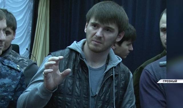 Ислам Кадыров - Чеченский телеканал показал кадры того, как племянник Кадырова жестоко обращается с людьми - theins.ru - респ. Чечня