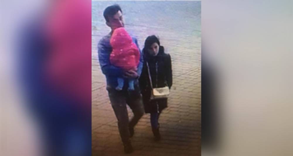 Опубликовано фото людей, которые могли оставить младенца в центре Москвы