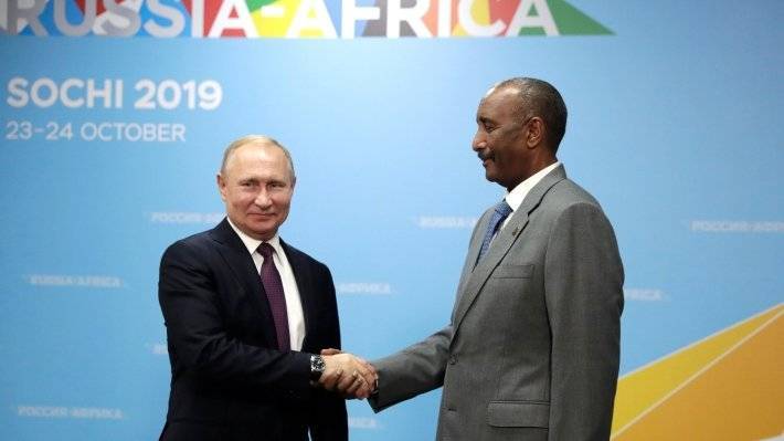 Путин пообещал Судану поддержку для нормализации внутриполитической ситуации