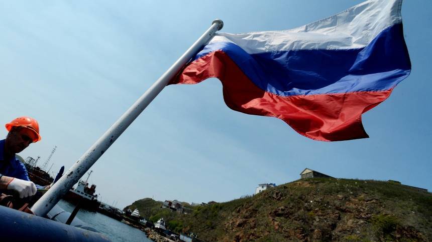 Российский ледокол подал сигнал SOS у берегов Норвегии