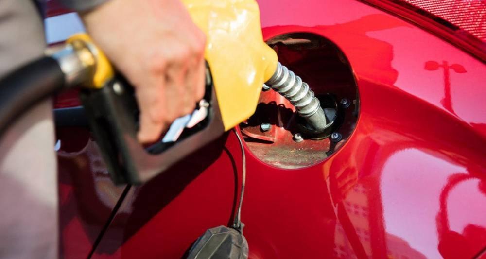 Автоэксперт поддержал инициативу ввести штрафы за недолив бензина в 2021 году