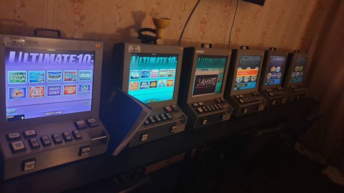 В квартире на Маршала Казакова нашли 14 игровых автоматов