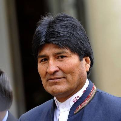 Эво Моралес побеждает на выборах президента Боливии