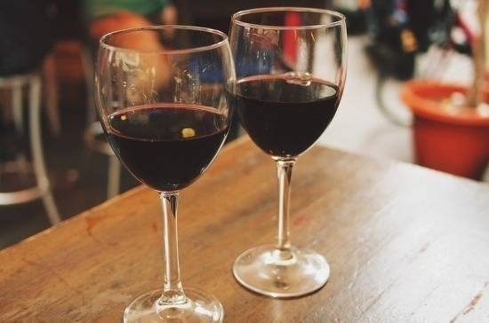 Рестораны могут обязать прописывать в меню ассортимент отечественных вин