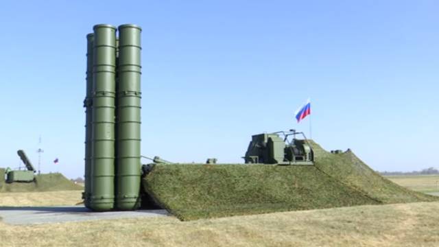 Российские военные развернули комплексы С-400 и "Панцирь-С" в Сербии