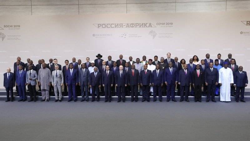 Путин поприветствовал глав делегаций 54 африканских стран на форуме в Сочи