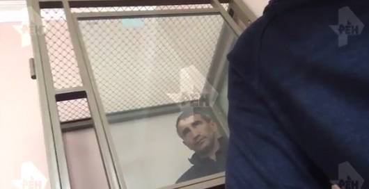 Видео: участника смертельной перестрелки под Ростовом доставили в суд