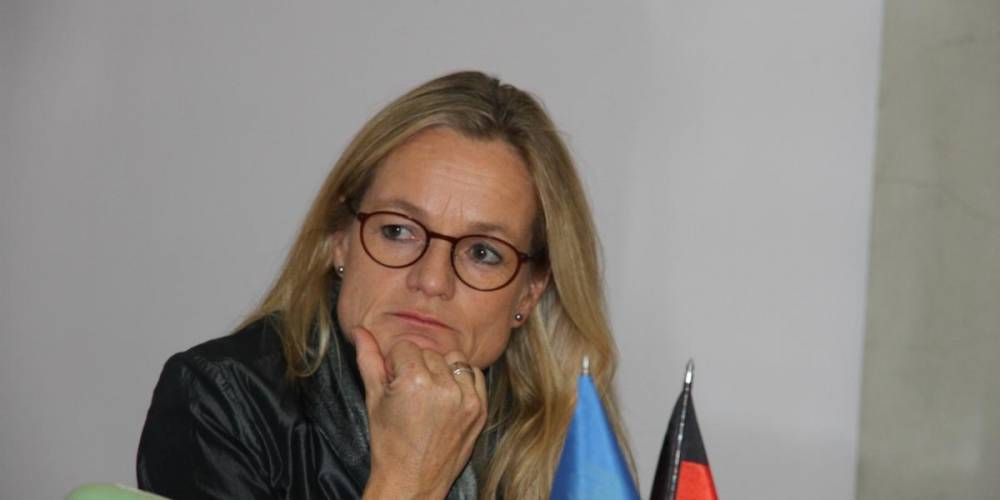 Евродепутат пригрозила Зеленскому "не мирным" госпереворотом