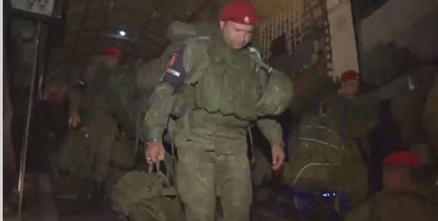 Видео переброски российских военных полицейских в Сирию