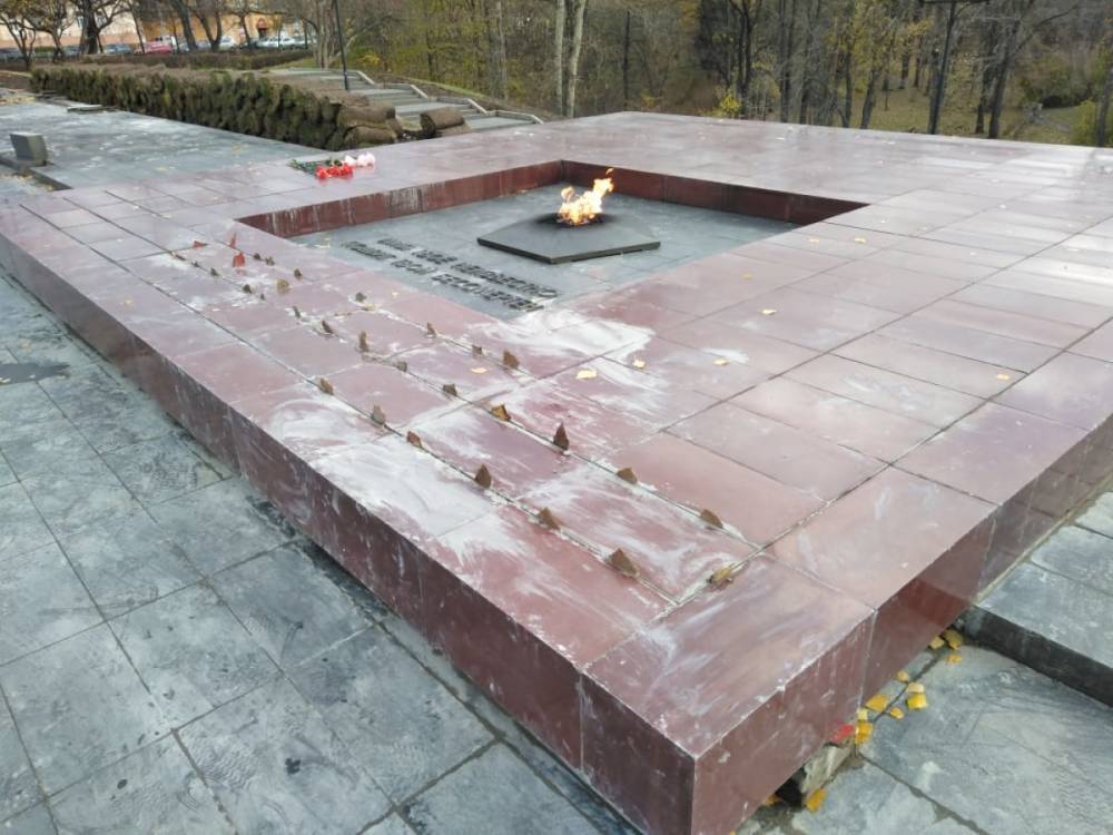 Вечный огонь в Петрозаводске продолжают реконструировать