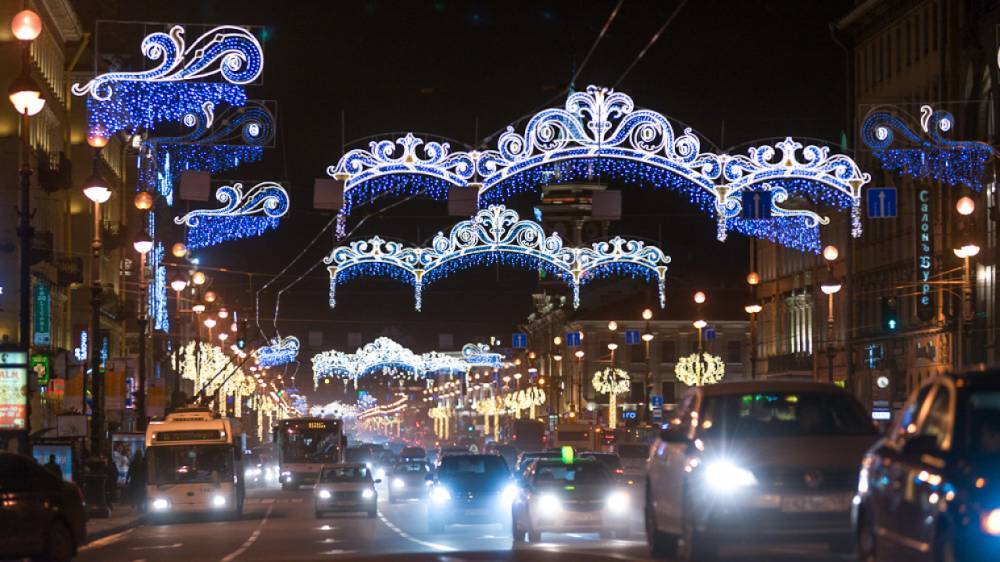 Петербург закончат украшать к Новому году к 20 декабря