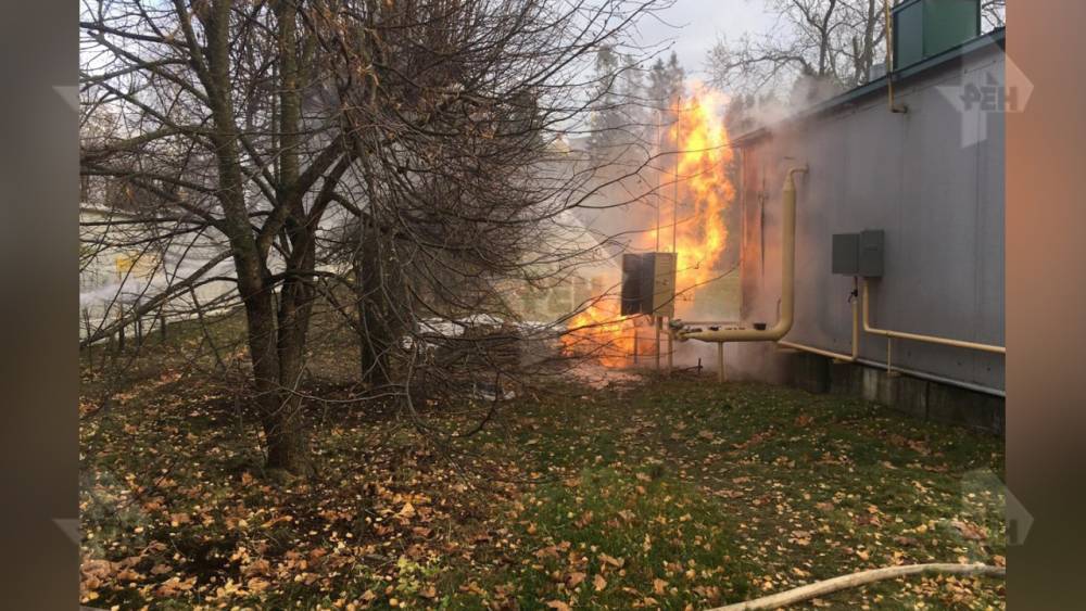 Пожар произошел на территории женского монастыря в Ленобласти