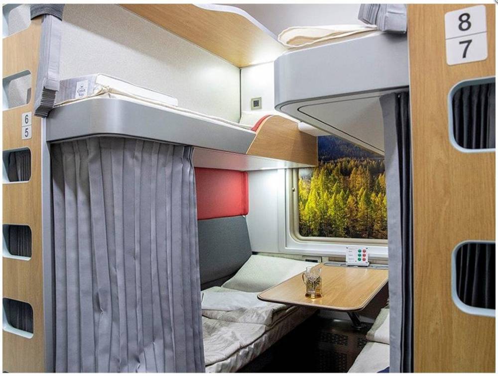 Плацкартные вагоны с душем и холодильниками представят в Сочи