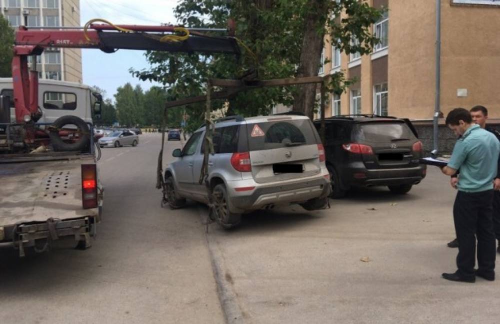 Калининградские власти определились с ценами на услуги принудительной эвакуации машин