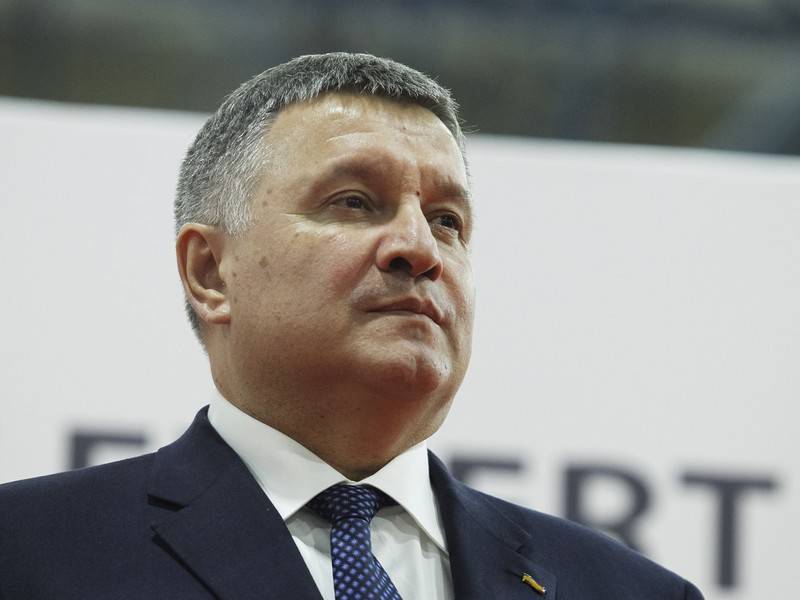 Глава МВД Украины вступился за «Азов»