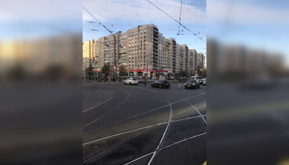 ДТП заблокировало движение трамваев от метро «Проспект Просвещения» в сторону «Озерков»