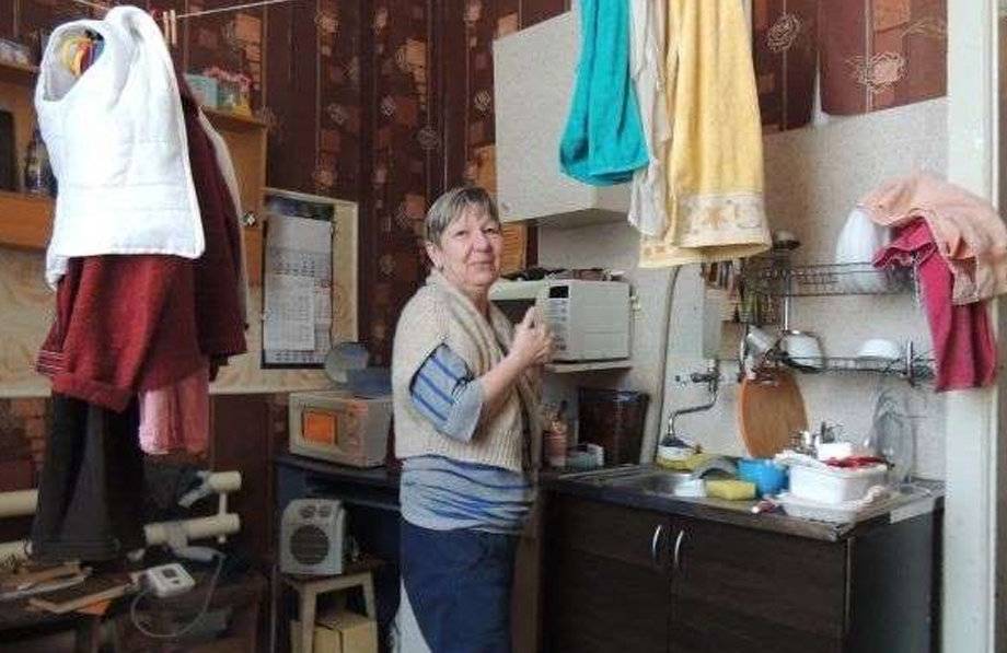 В Челябинске учительница 20 лет прожила в школе