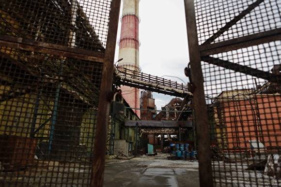 В самом проблемном городе Челябинской области местный завод распускает людей