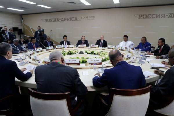 Стало известно, чем угостили на рабочем завтраке участников саммита «Россия – Африка»