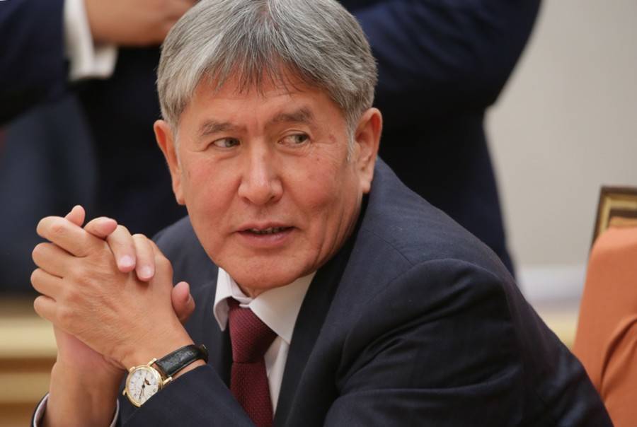 Суд продлил срок ареста экс-президента Киргизии Атамбаева