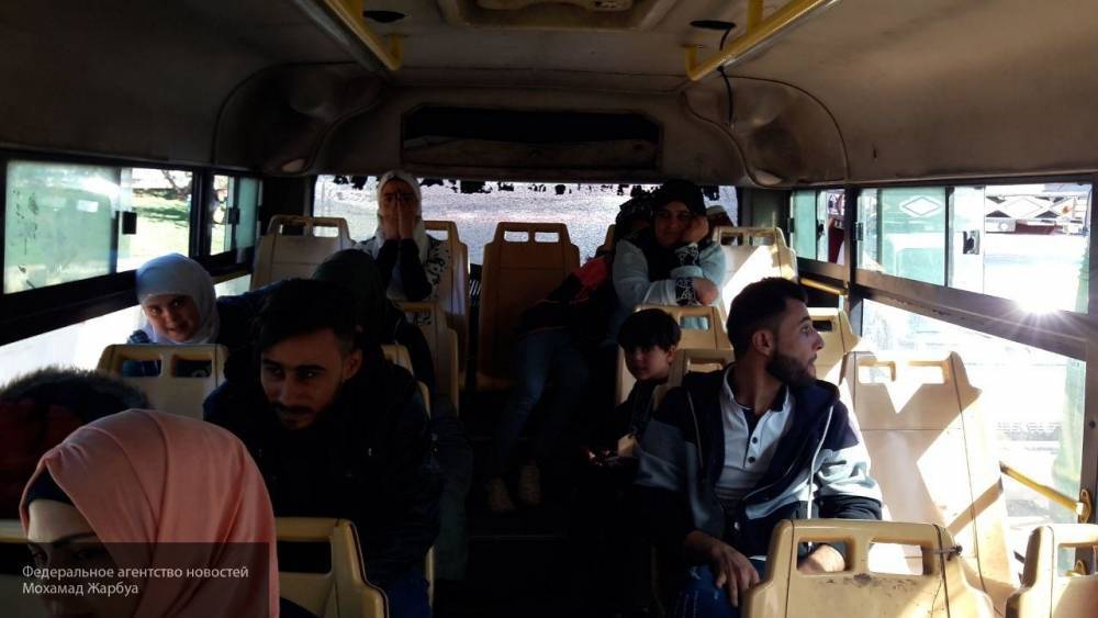 Сирийские беженцы возвращаются в дома после операции Турции против курдских радикалов