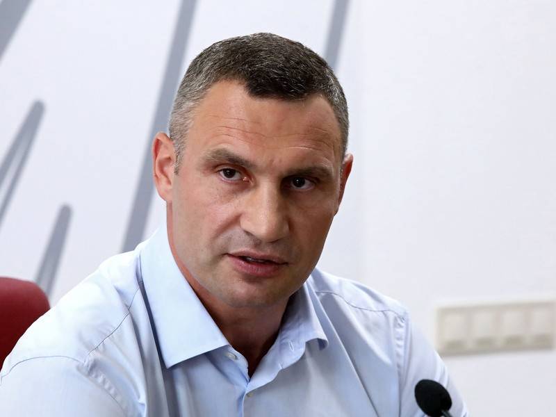 Киевские депутаты попросили Зеленского уволить Кличко