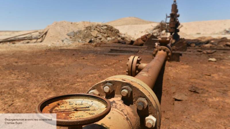 США и курды-террористы не хотят бросать теневой бизнес по выкачиванию нефти в Сирии