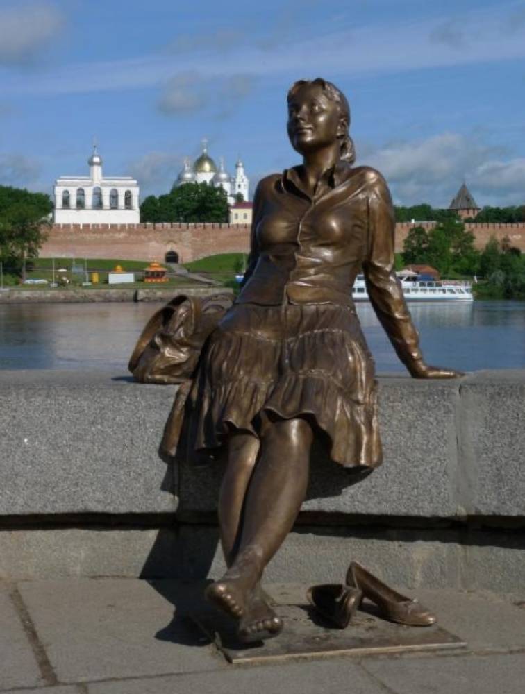 В Великом Новгороде возле фрегата утонула иномарка