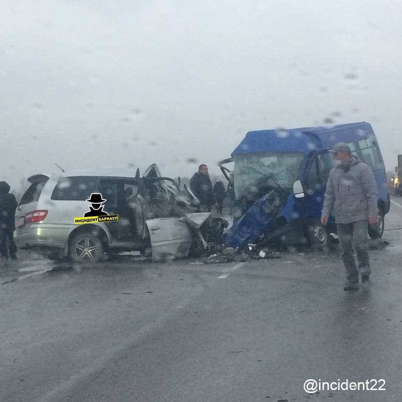 Четыре человека погибли в результате аварии на Алтае
