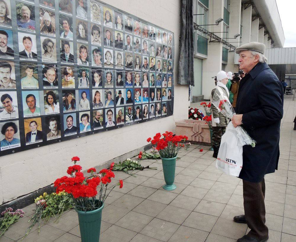 17 лет теракту на Дубровке: в Москве почтили память жертв "Норд-Оста"
