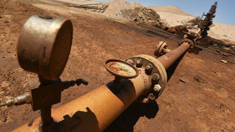 Эксперт назвал незаконной добычу сирийской нефти США и курдскими боевиками