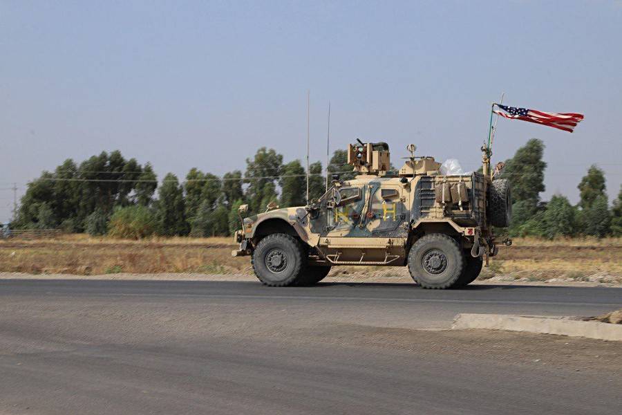 Колонна военных США вернулась в Сирию из Ирака