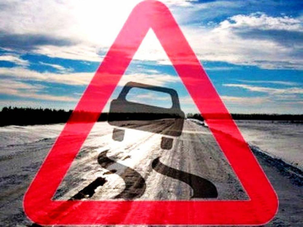 Автоинспекторы Мурманской области предупреждают водителей о гололедице
