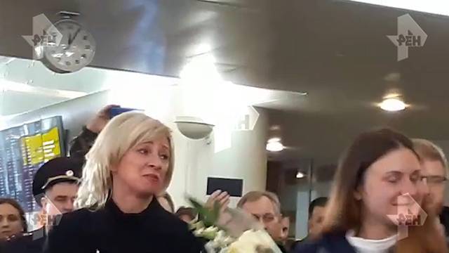 Видео: Захарова едва сдержала слезы на встрече с Бутиной