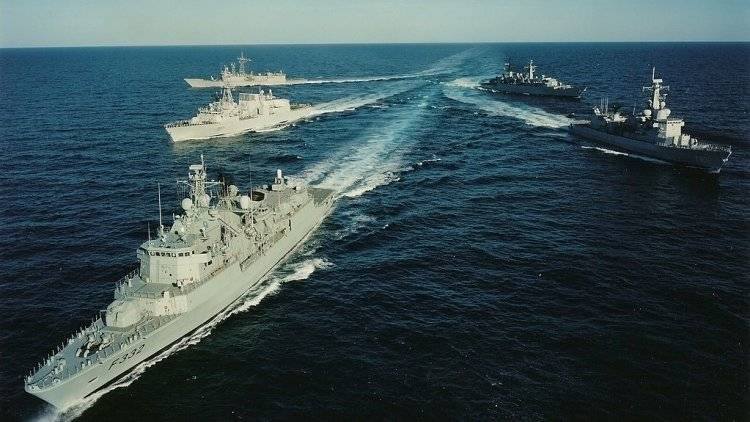 Два военных корабля НАТО вошли в грузинский порт Батуми