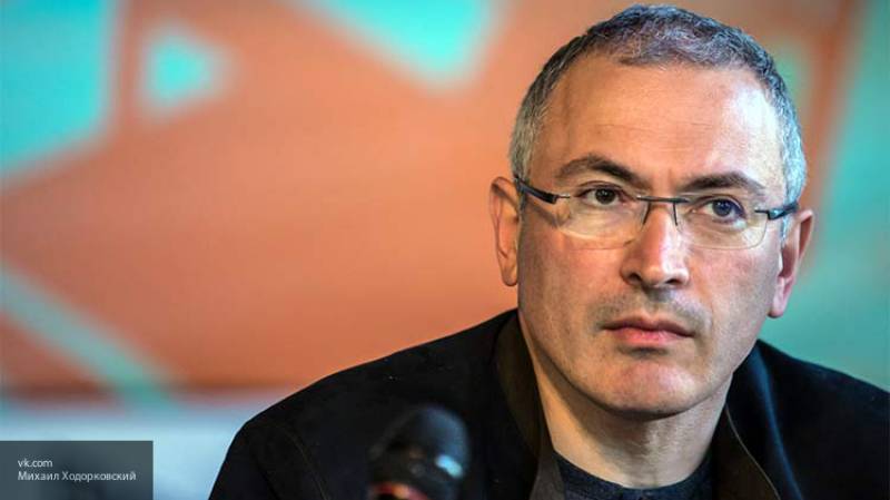 Команда беглого олигарха Ходорковского пополнилась алчными публицистами "Эха Москвы"