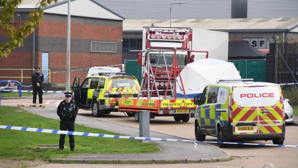 Вассерман назвал возможную причину гибели 39 человек, найденных в фуре в Британии