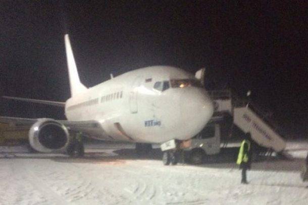 Боинг UTair рейсом из Москвы не смог сесть в Усинске