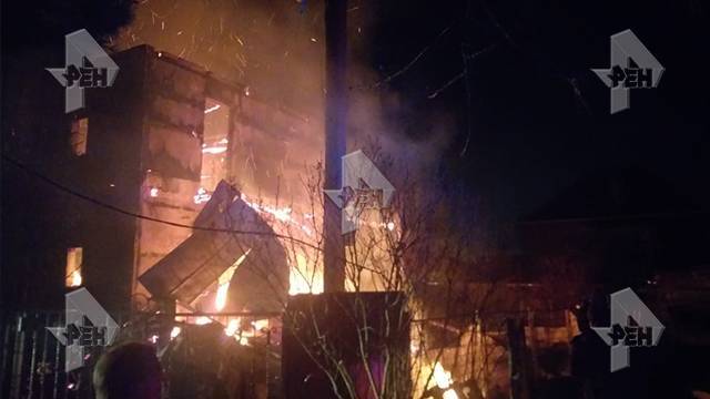 Фото: один человек погиб при пожаре в доме под Москвой