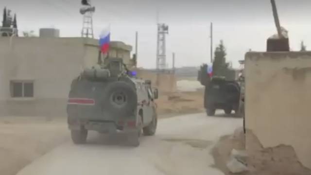 Колонны военной полиции РФ продолжают патрулирование в Сирии