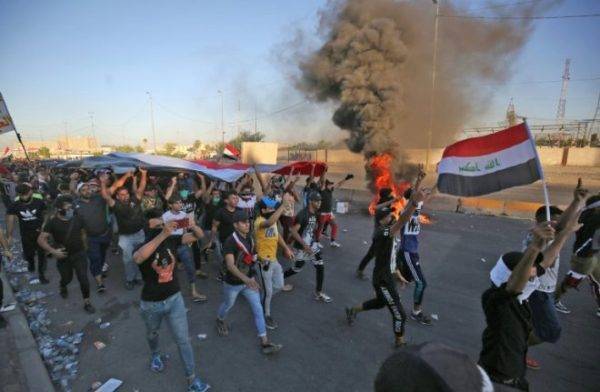 Иракский протест: «Саддам Хусейн ушёл, тысяча воров осталась»