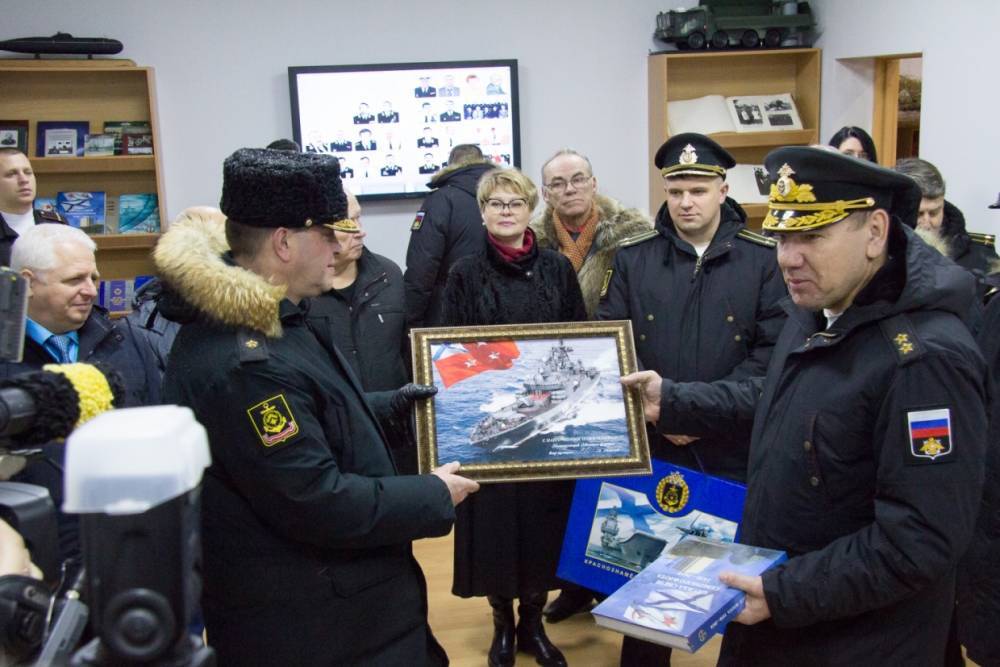 Герой России вице-адмирал Александр Моисеев открыл Музей связи в Североморске