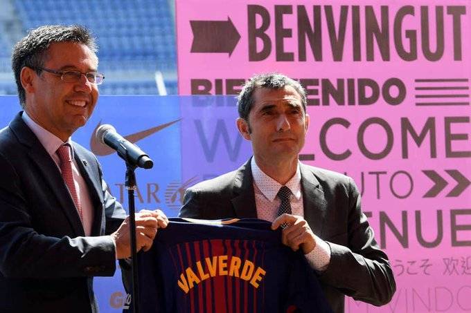 СМИ: "Барселона" планирует сменить главного тренера