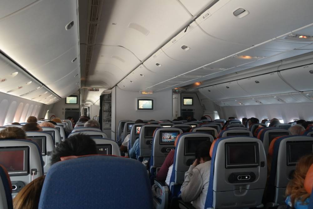 Пассажиры рейса Новосибирск-Пхукет устроили пьяный дебош