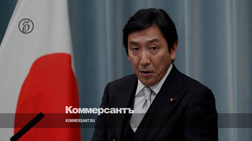 Министр экономики Японии подал в отставку