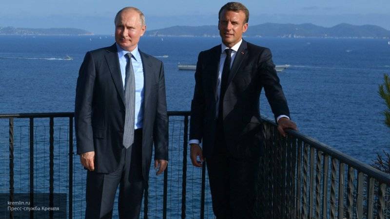 Путин сообщил Макрону содержание переговоров России и Турции по Сирии