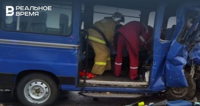 Семь человек погибли при столкновении автобусов на Алтае